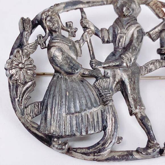 Vintage 1930s Brooch Dutch Folk Couple Windmill Scene C Clasp Pot Metal Pin - Picture 9 of 11